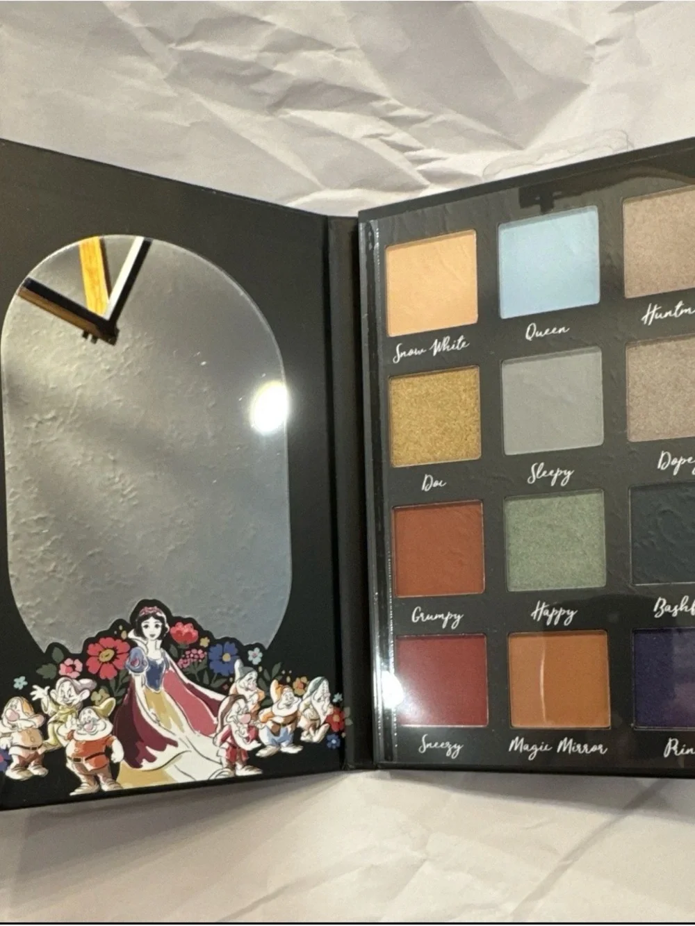 Disney Snow White Eyeshadow Palette - Blue, Yellow, Pink, Red, Green